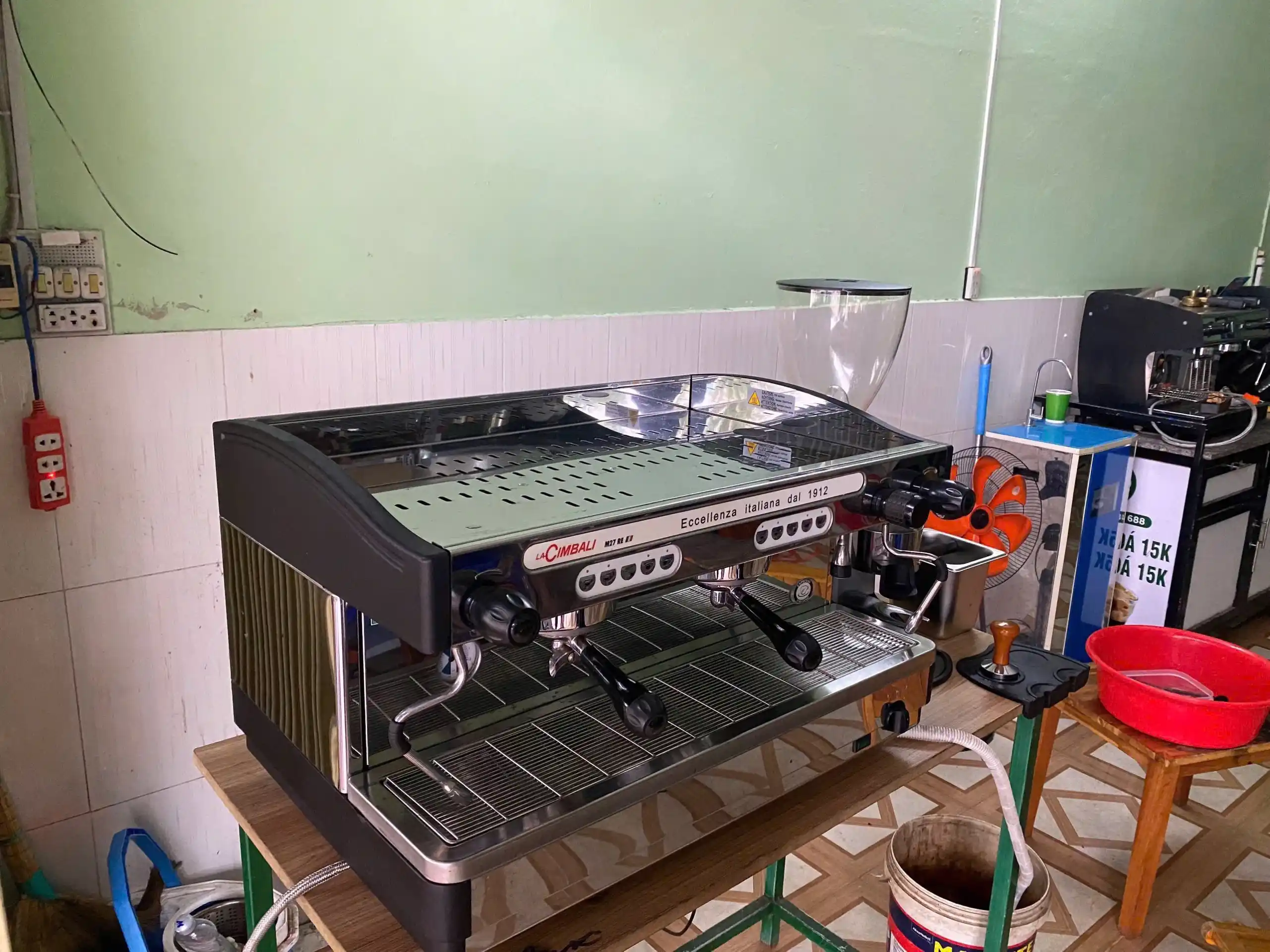 Thuê máy pha cà phê Ý trung cấp Nuova Faema