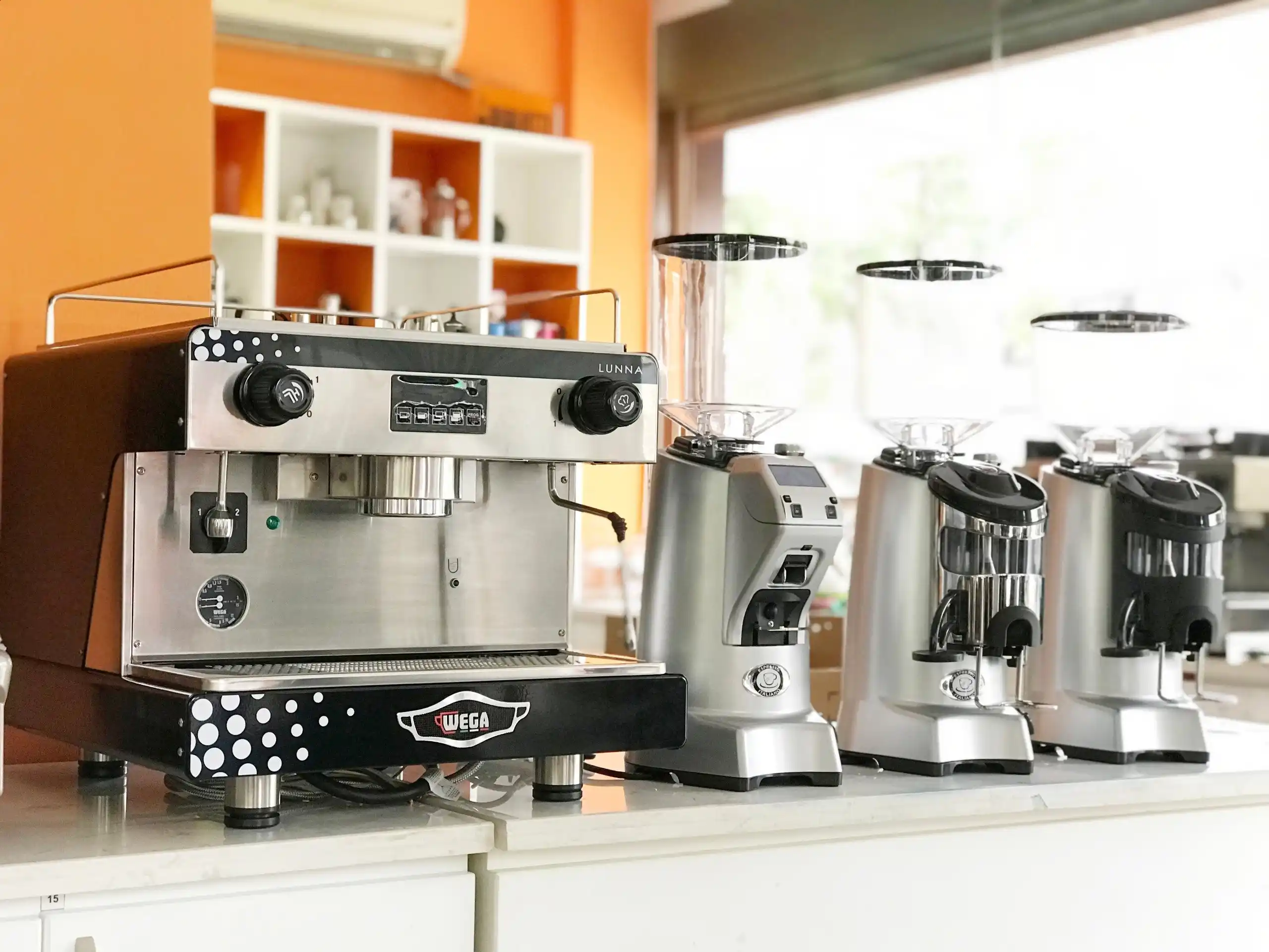 Wega Lunna A1 – bố trí tại quầy